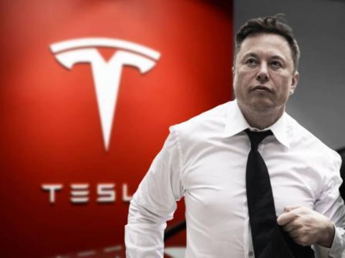 Elon Musk vende acciones de Tesla por casi US$7.000 millones