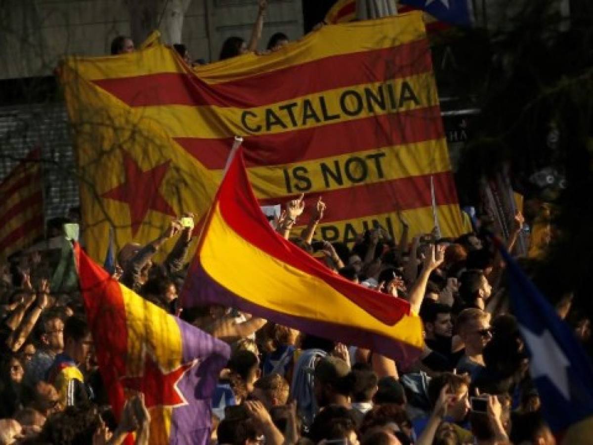 La independencia de Cataluña se topa con el miedo de los grandes bancos