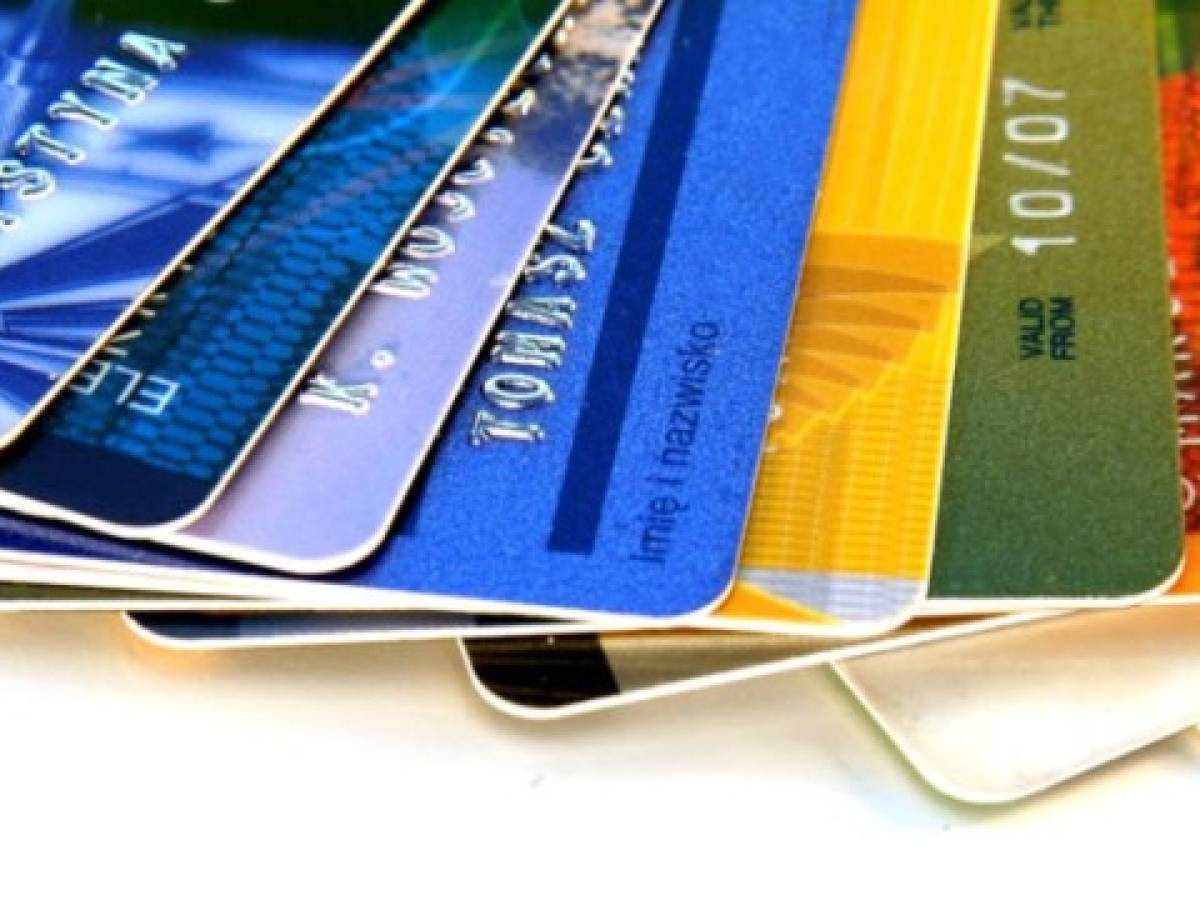 ¿Necesitas una tarjeta crédito? Esto debes evaluar