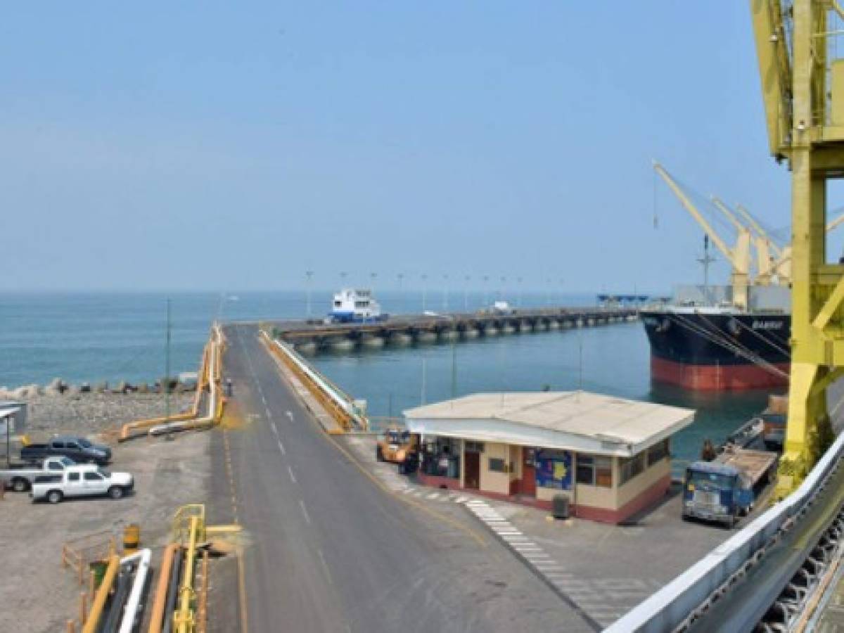 El Salvador registra aumento en su déficit comercial