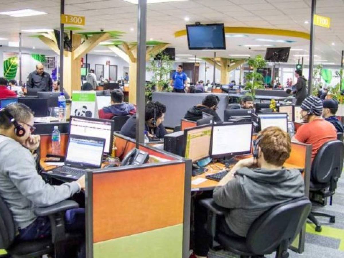 El Salvador atento a la propuesta de EEUU de repatriar call centers