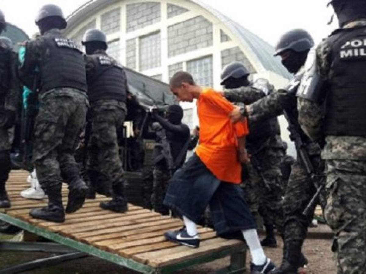 Honduras traslada a más de 700 reos peligrosos a prisión de máxima seguridad