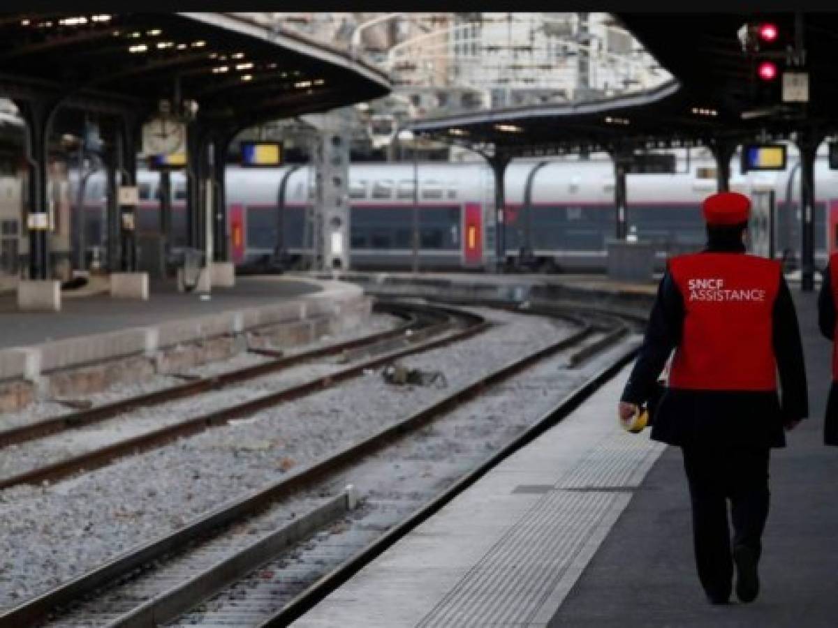 Comercios, hoteles y restaurantes de París golpeados por huelga de transporte