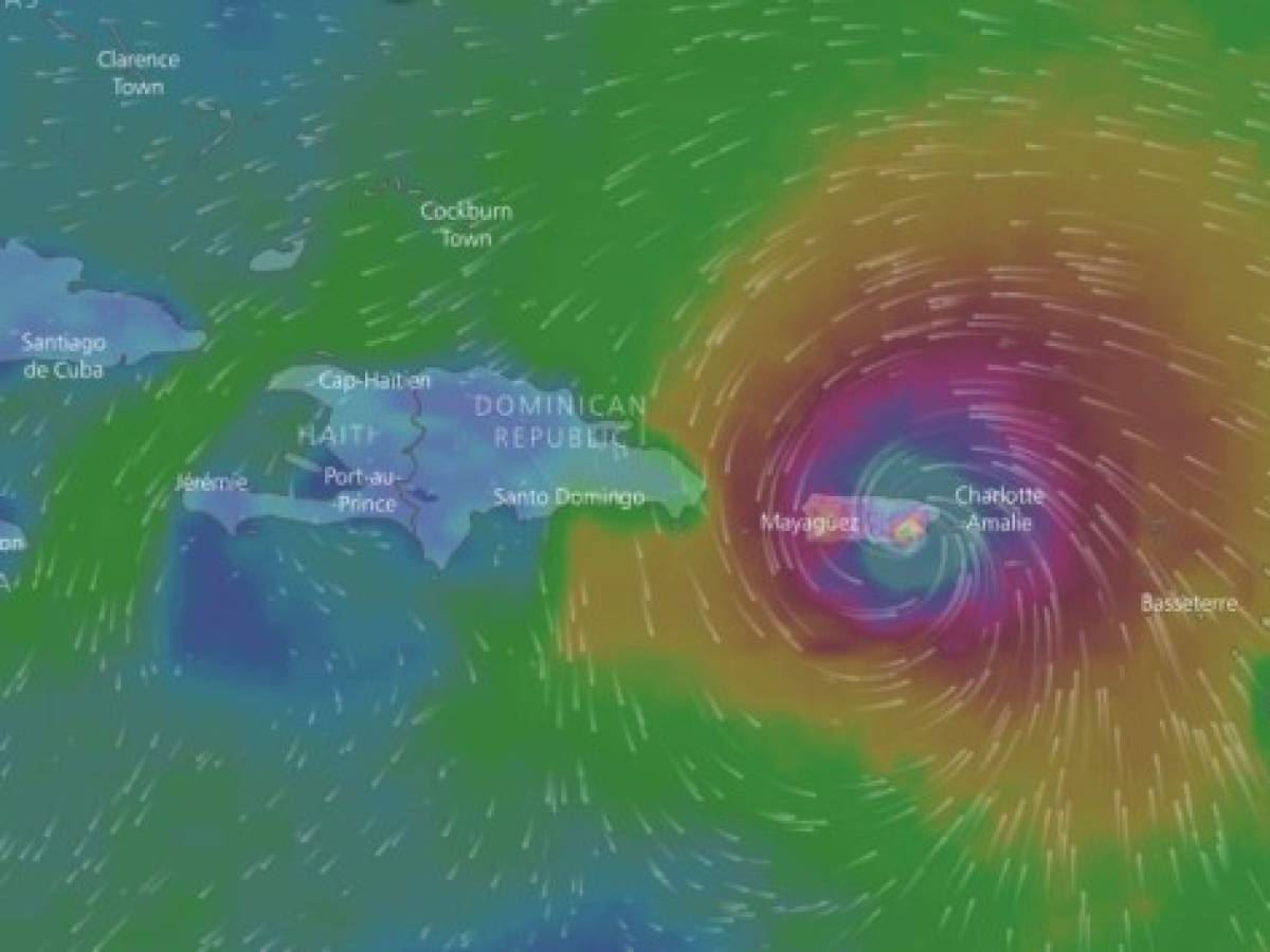 El Huracán María golpea a Puerto Rico con vientos de 250 km/h