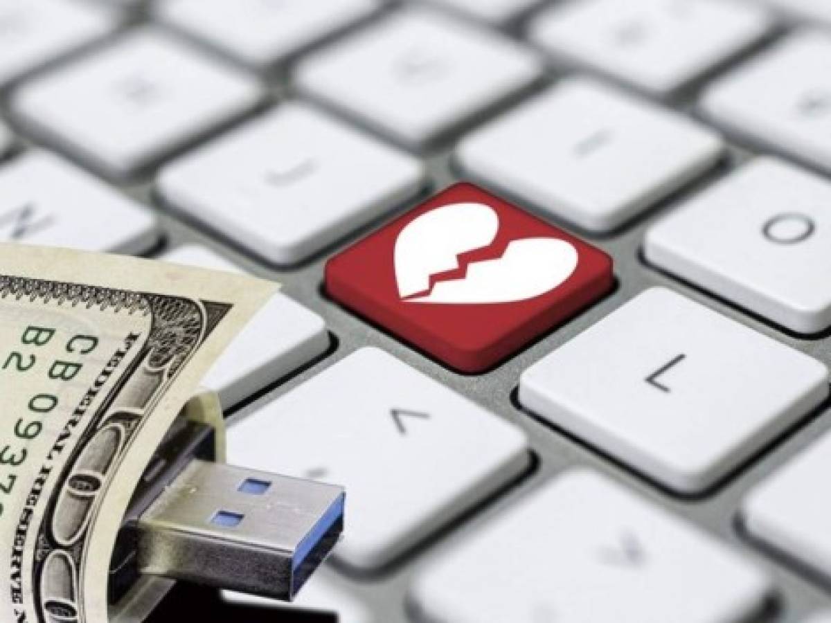 Ciberseguridad: 'Estafas románticas', comienzan en línea y terminan en la cuenta bancaria