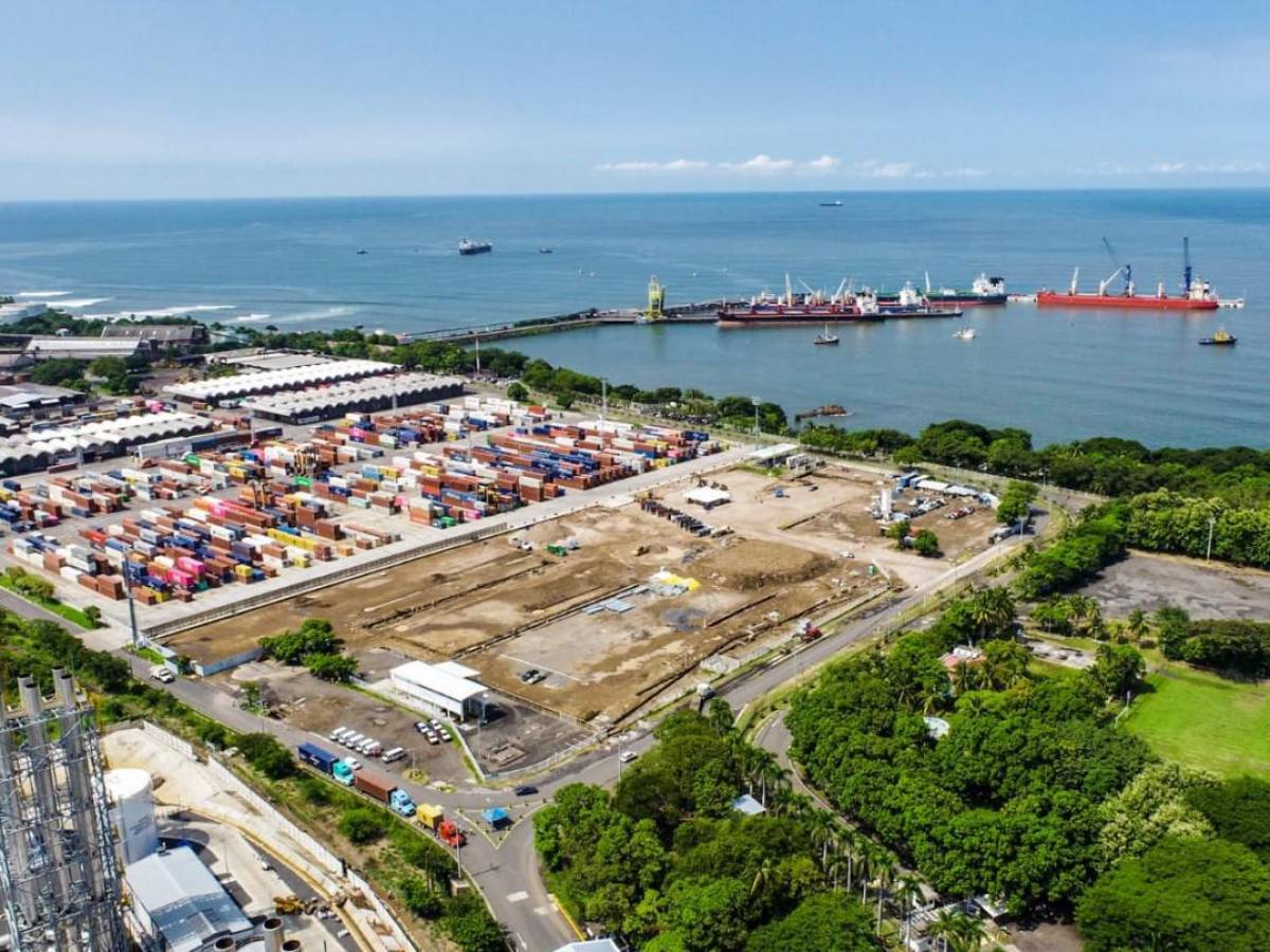 El Salvador planea invertir US$300 millones para aumentar capacidad del Puerto de Acajutla