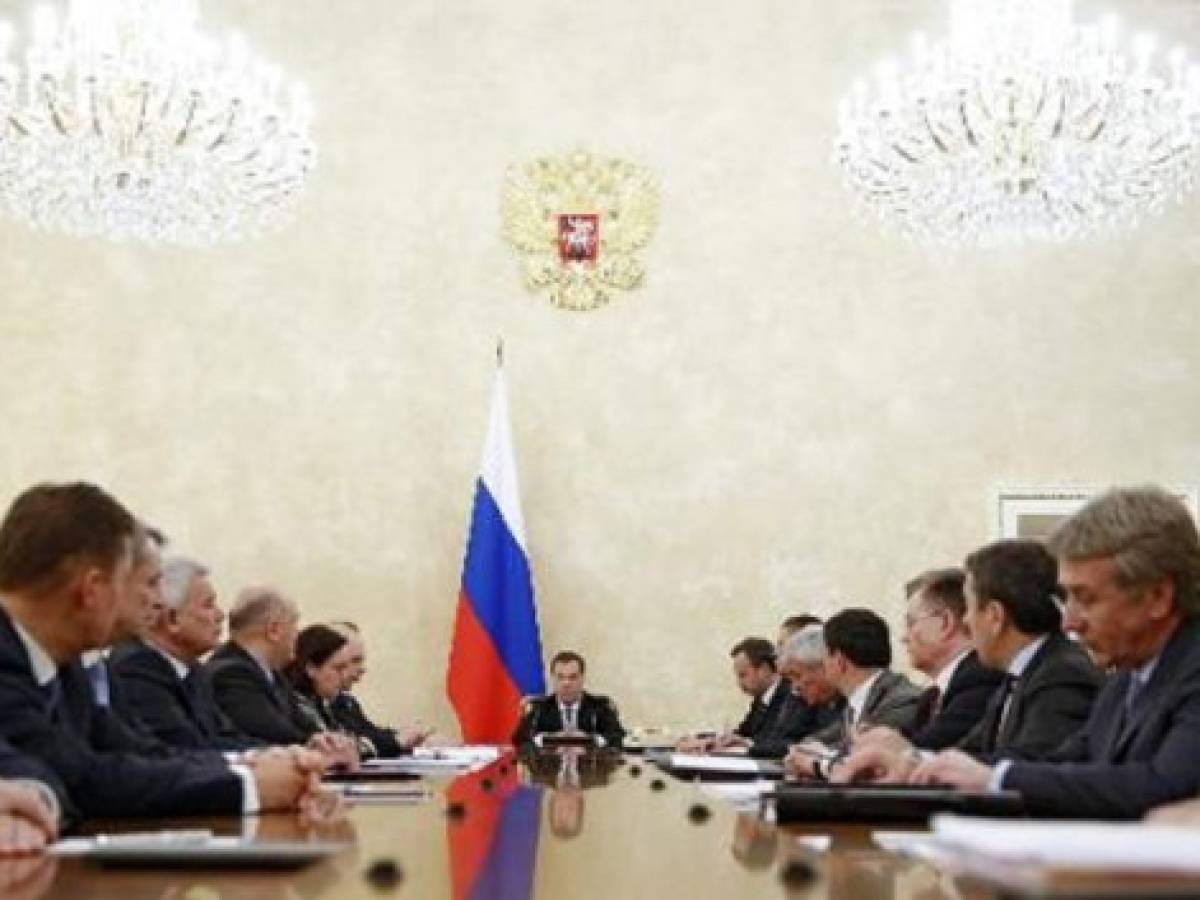 Desesperado intento de Rusia por salvar su moneda