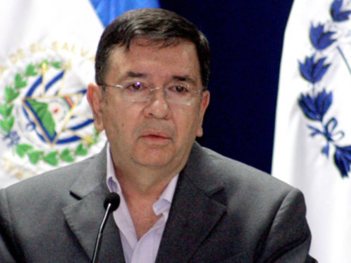 El Salvador firma acuerdo con Chile para adquirir viejos aviones
