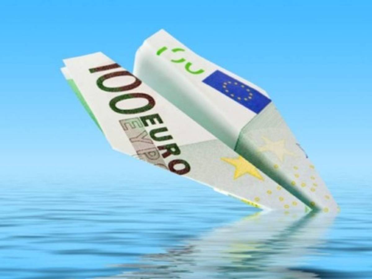 Euro cae tras victoria de izquierda en Grecia