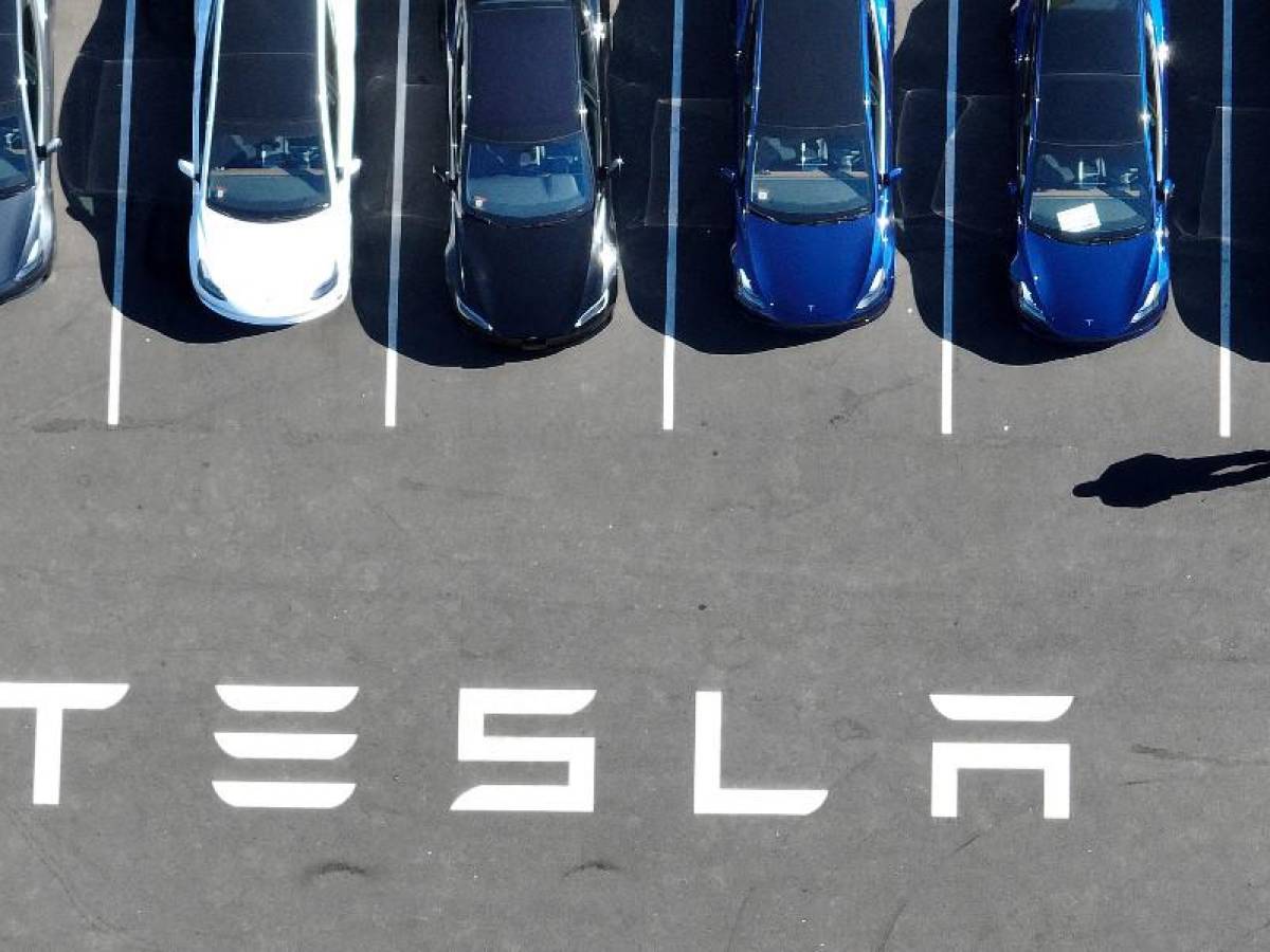 Tesla marca récord de ventas pero queda por debajo de previsiones en 2022