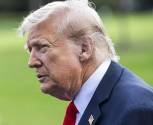 Trump arremetió más temprano contra los medios de comunicación y contra la oposición demócrata, a los que acusó de haberse vuelto locos con la guerra de Irán. (Foto: EFE)