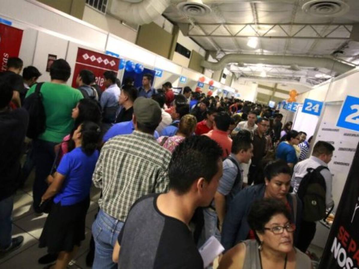 El desempleo en El Salvador cuesta al menos 6,3% del PIB