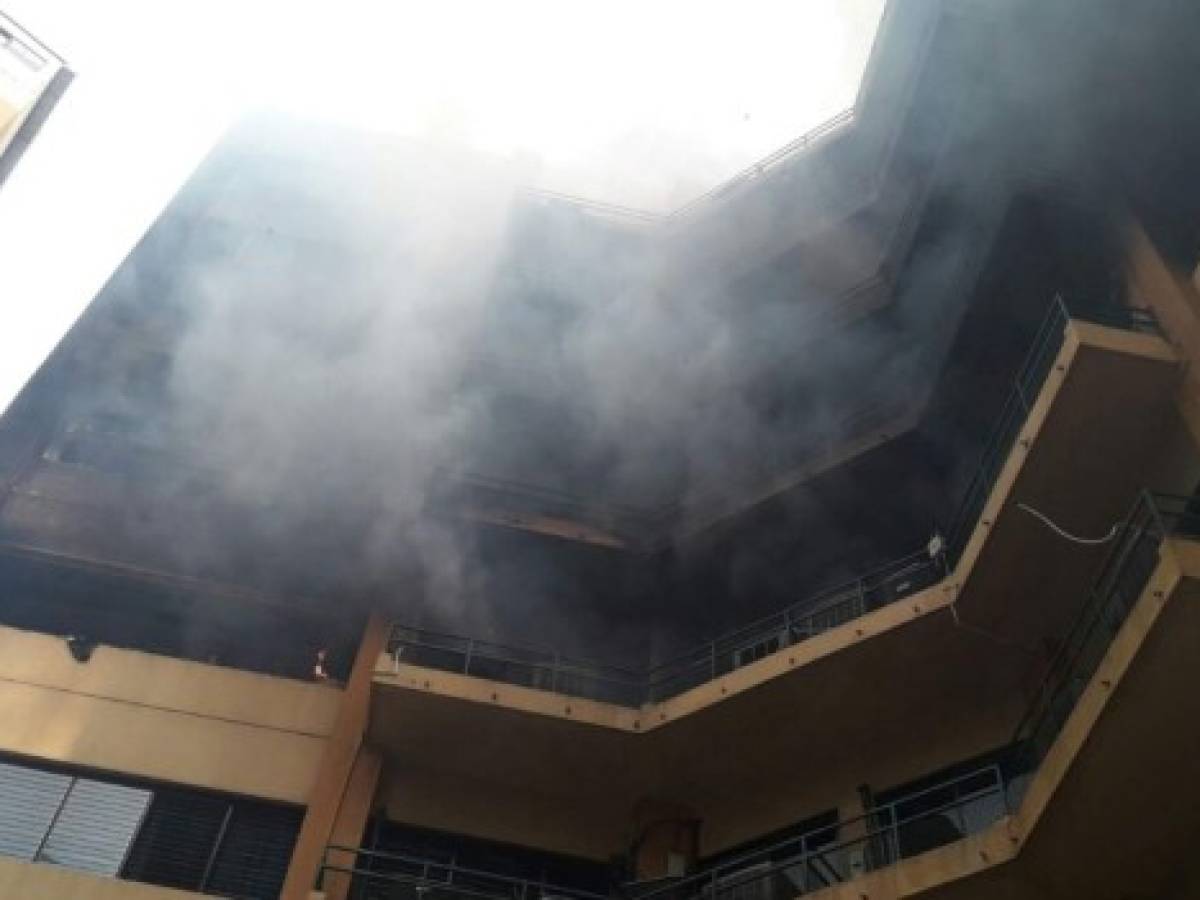El Salvador: 2 fallecidos por incendio en Ministerio de Hacienda