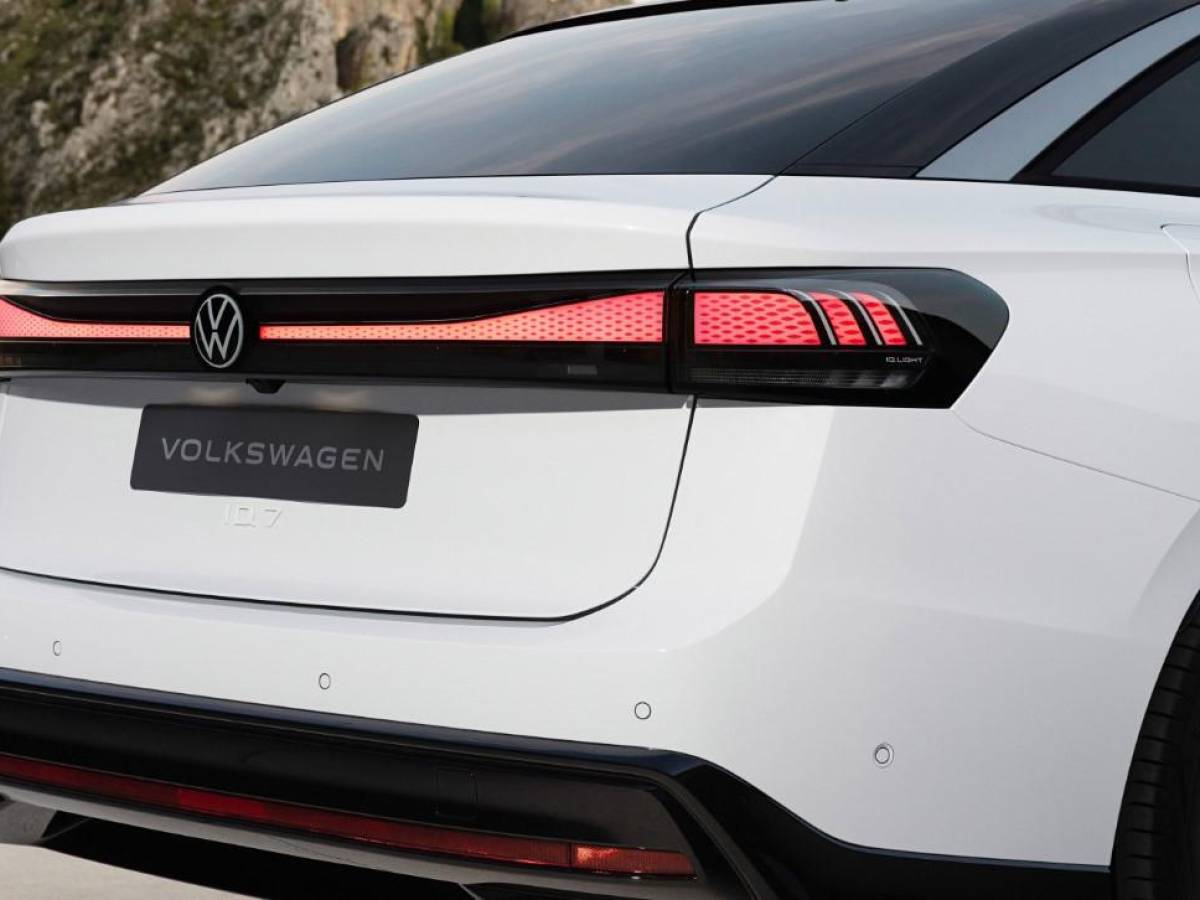 Volkswagen y Mercedes presentan modelos eléctricos para competir ante Tesla y China