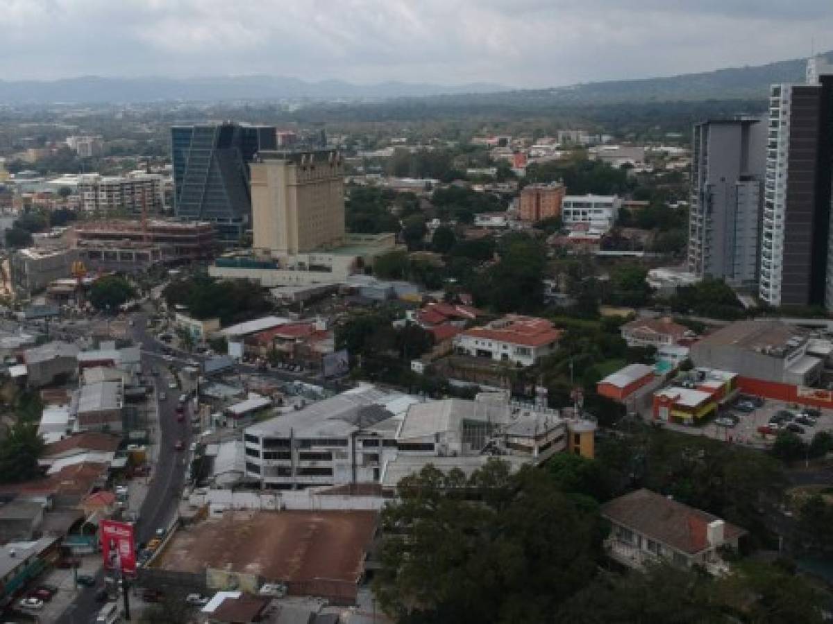 Moody’s advierte que persiste riesgo de un entrampamiento político en El Salvador