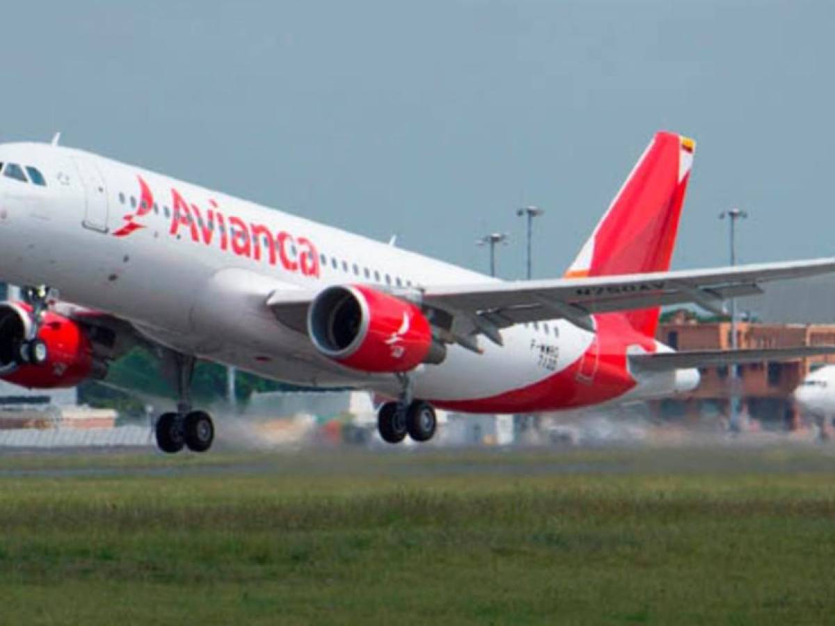 Investigan hallazgo de dos cuerpos en tren de aterrizaje de avión de Avianca