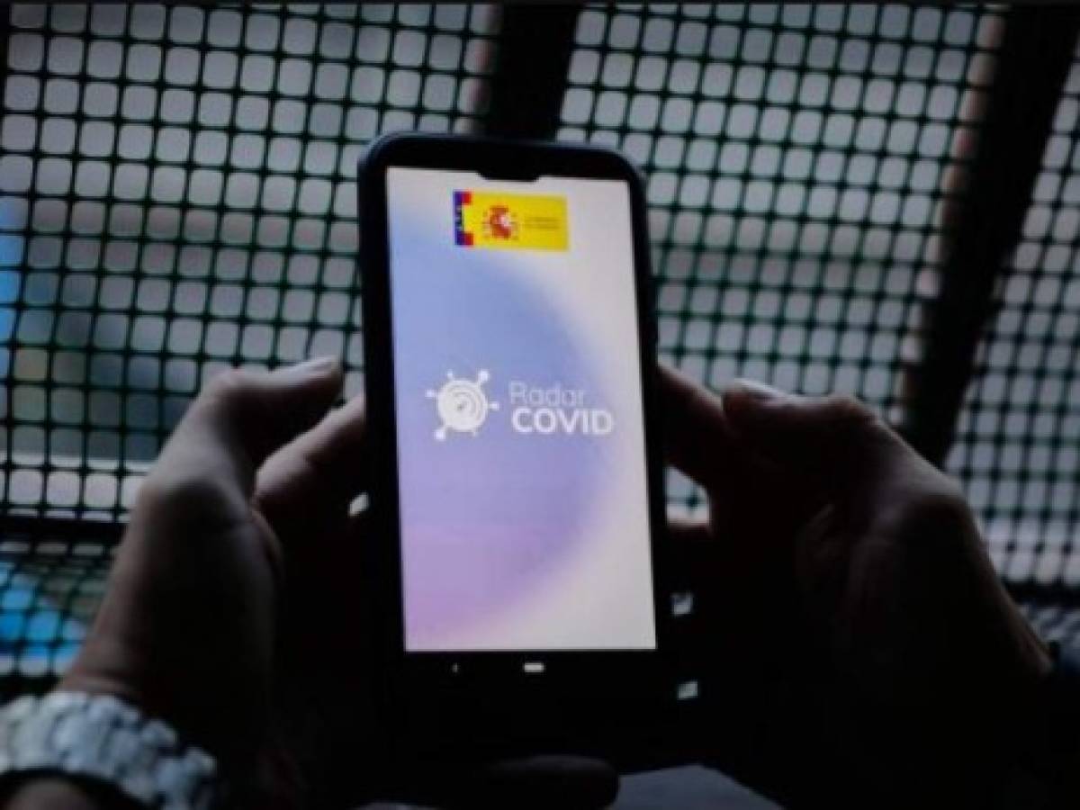 Apple y Google integran en sus móviles rastreo de contactos de enfermos de covid-19