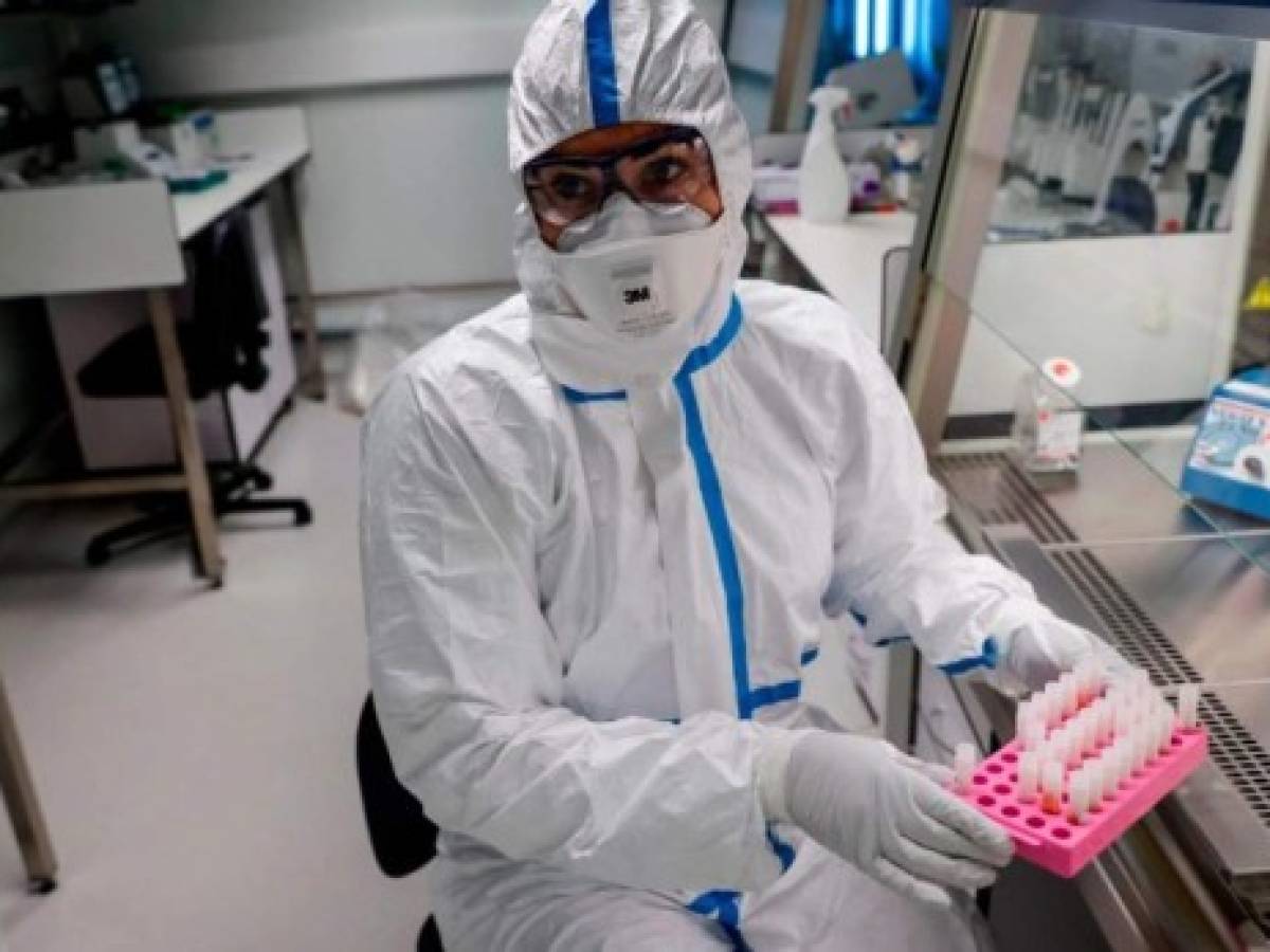 Realizan primera prueba con humanos de vacuna contra Covid-19