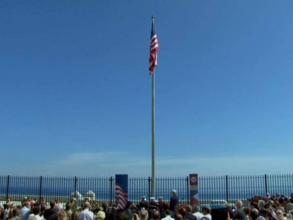La bandera de Estados Unidos ondea en La Habana después de 54 años