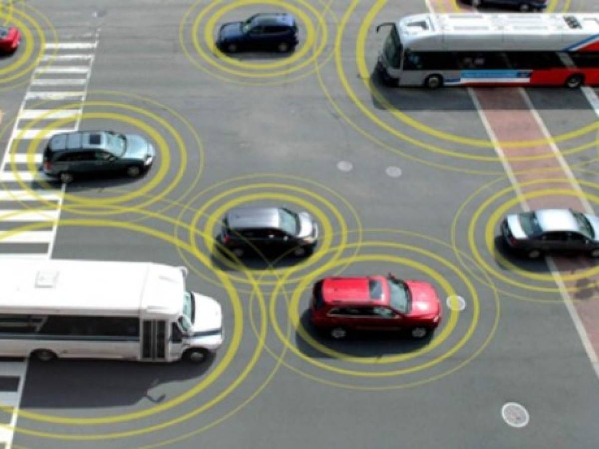 Vehículos autónomos replicarían éxito de teléfonos inteligentes