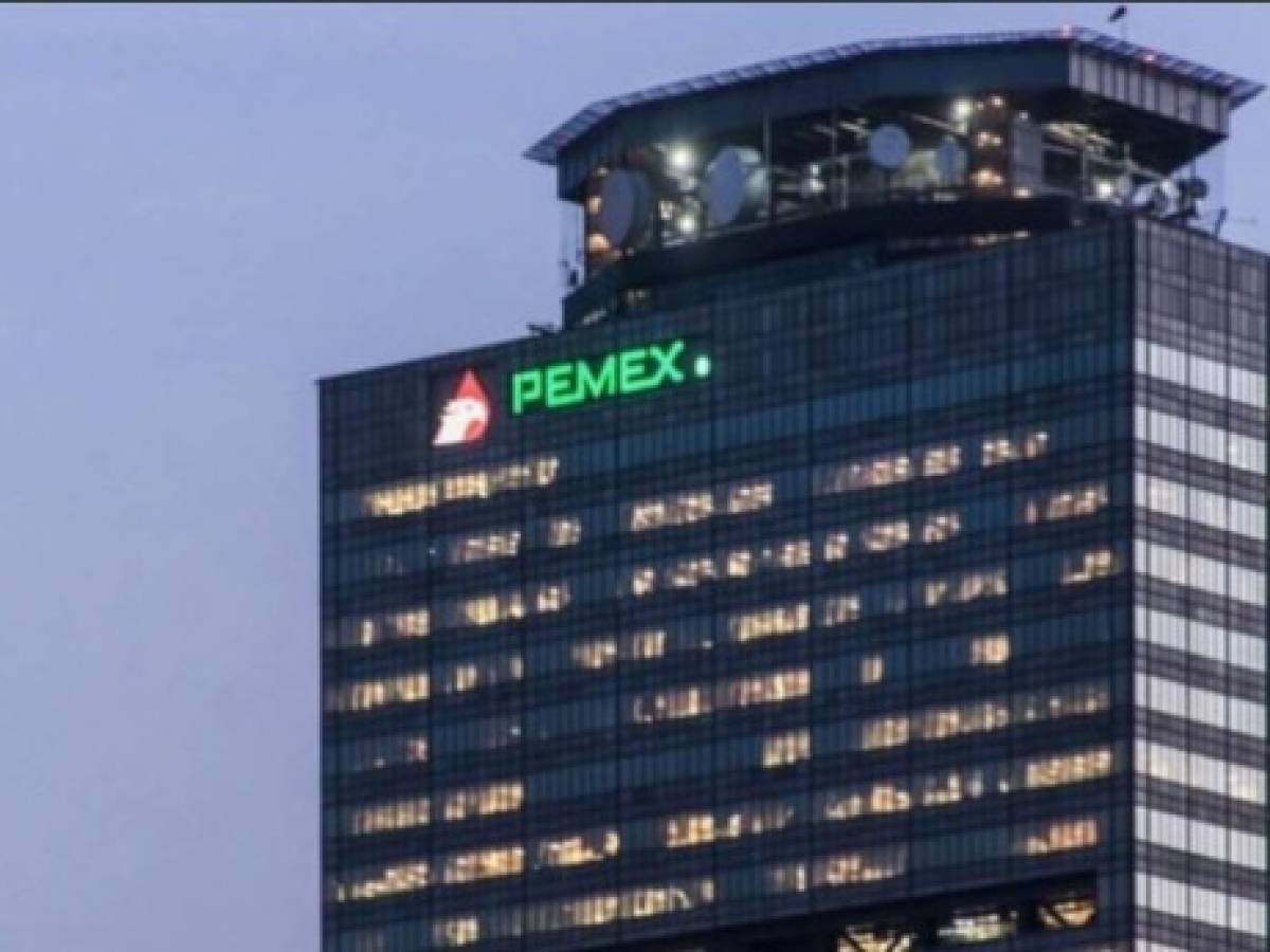 Pemex finaliza con éxito la mayor recompra de deuda de su historia