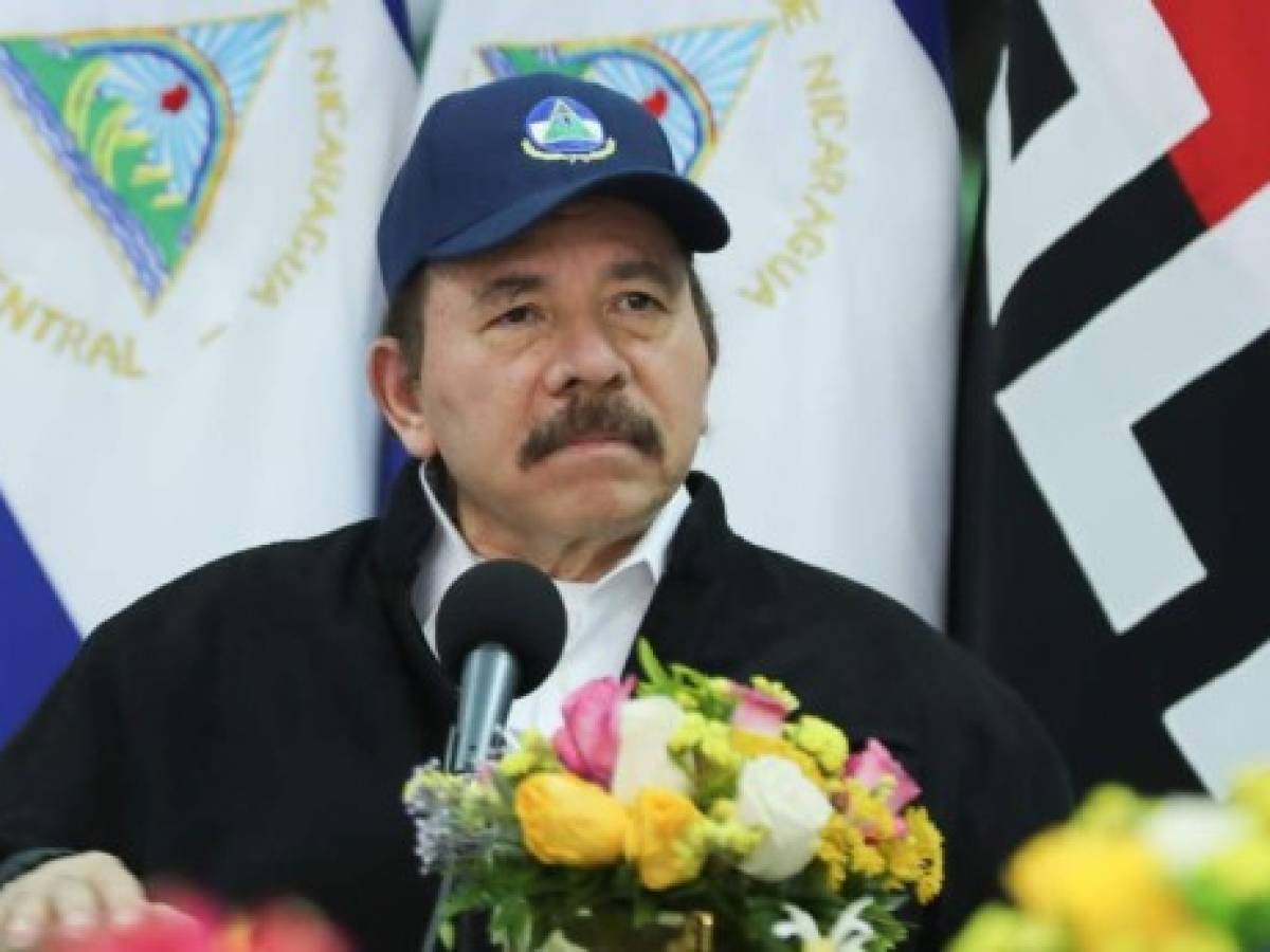 Ortega aparece luego de un mes de ausencia y defiende su estrategia ante el covid-19