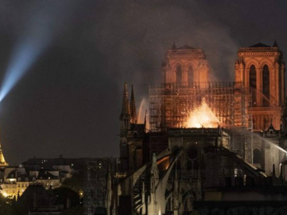 Empresarios europeos, al rescate de Notre Dame