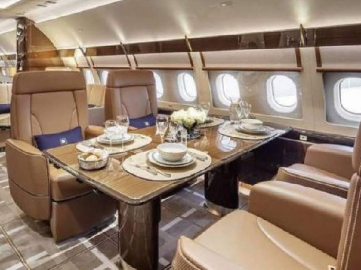 Lujoso avión de Airbus para pasajeros vip con dormitorio y cocina
