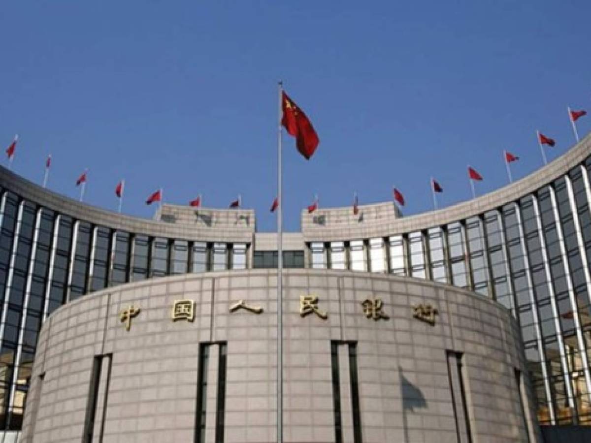 China flexibiliza su tasa de interés para frenar recesión global