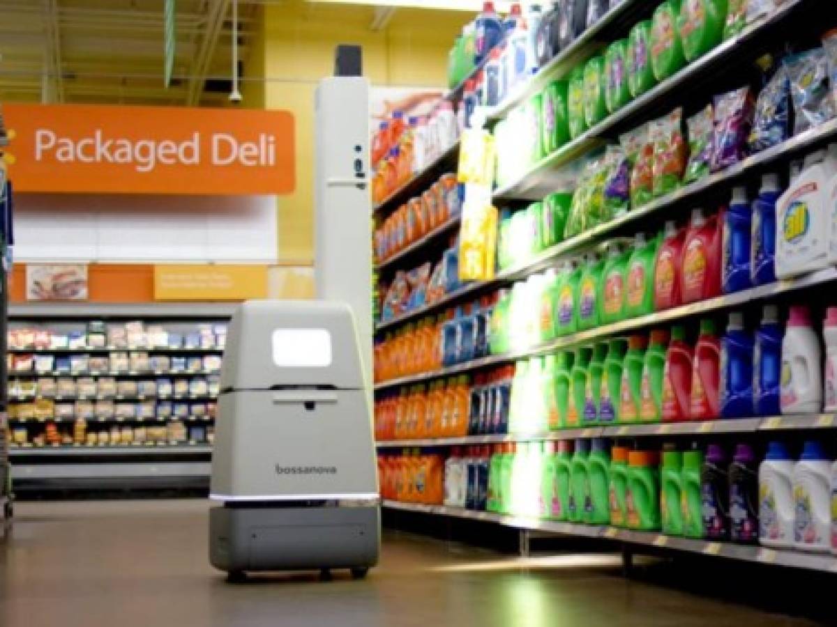 Walmart amplía su fuerza laboral robótica y la lleva a 650 almacenes más