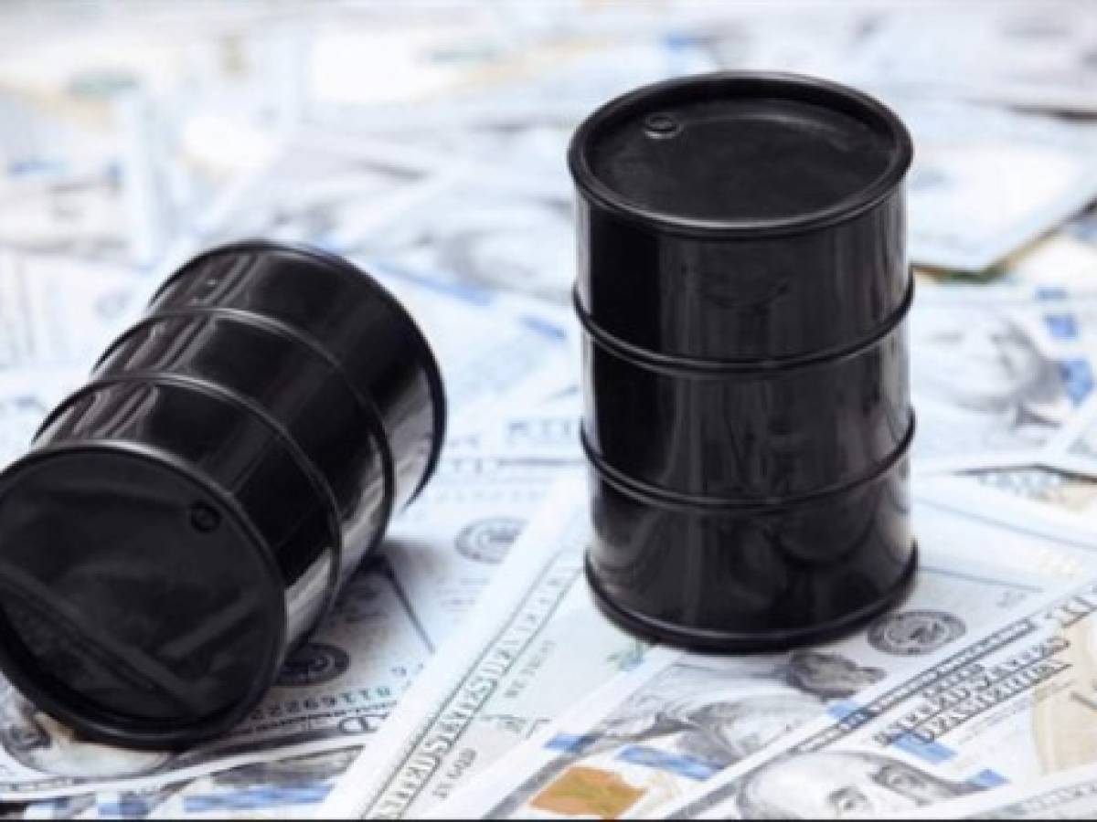 Precio del petróleo cierra con aumento semanal récord para 2021