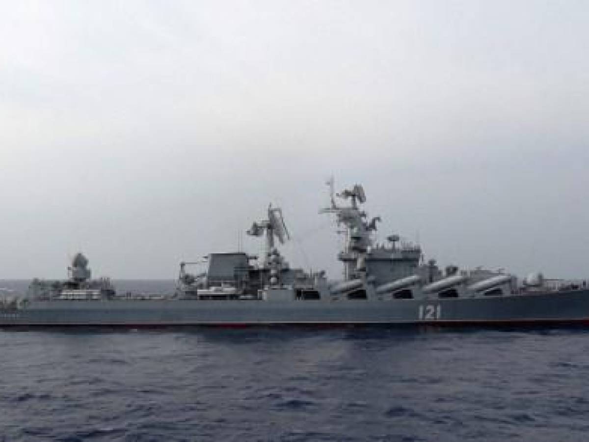 VIDEO: Rusia sufre duro revés en guerra de Ucrania por explosión de buque insignia en mar Negro