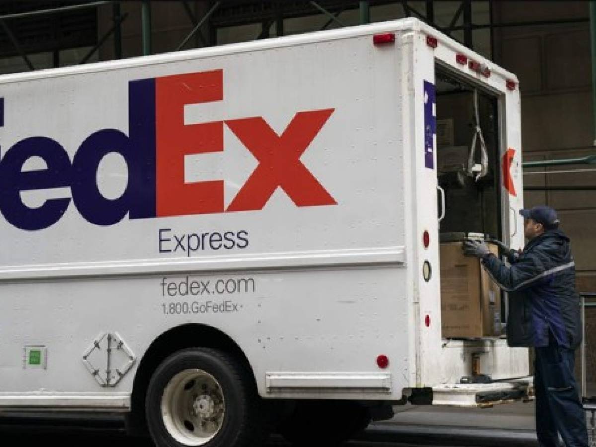 Amazon prohíbe a vendedores usar el servicio de paquetería de FedEx