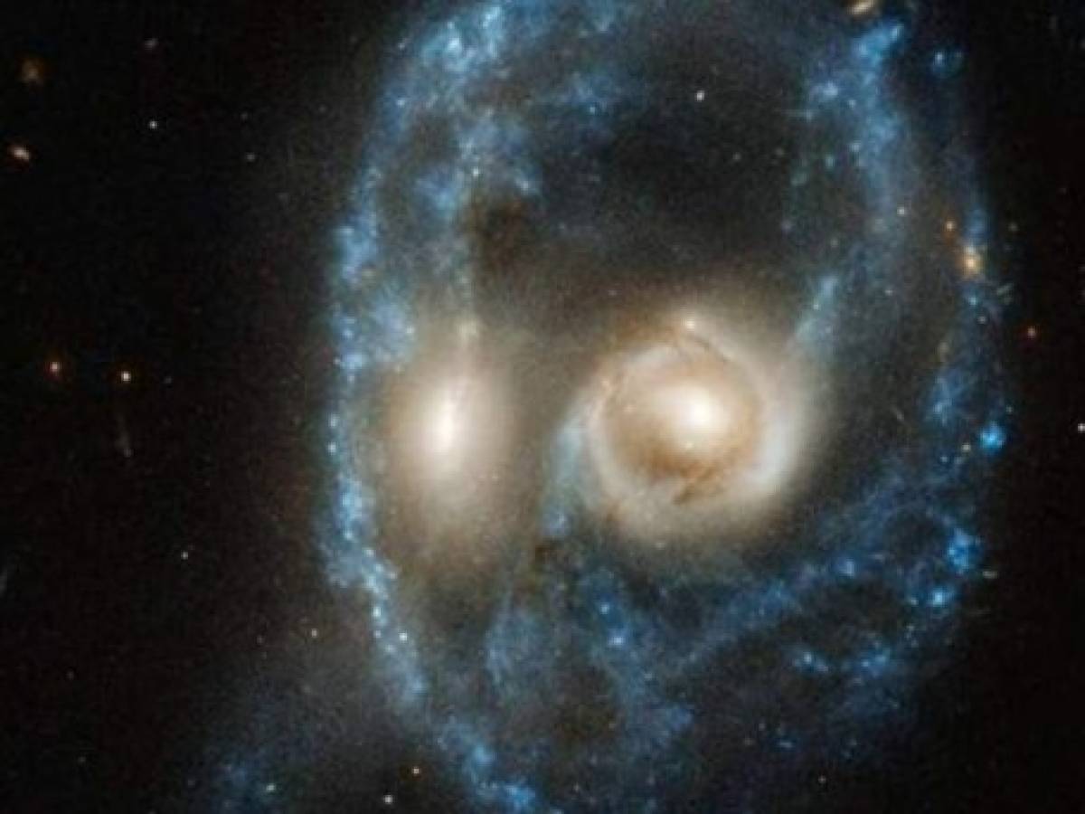 El telescopio Hubble se suma a Halloween con fantasmal cara cósmica