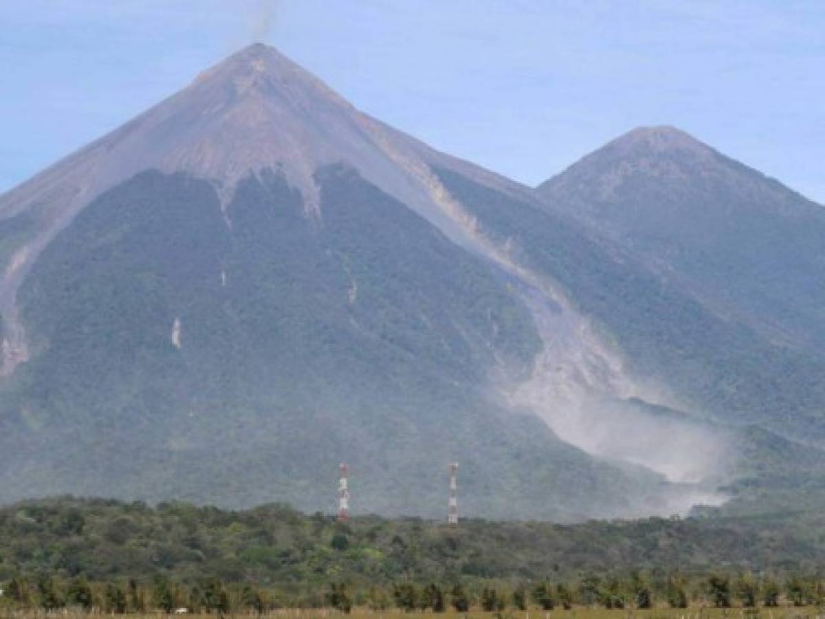 Guatemala: Erupción del volcán de Fuego causa 3 flujos de lava