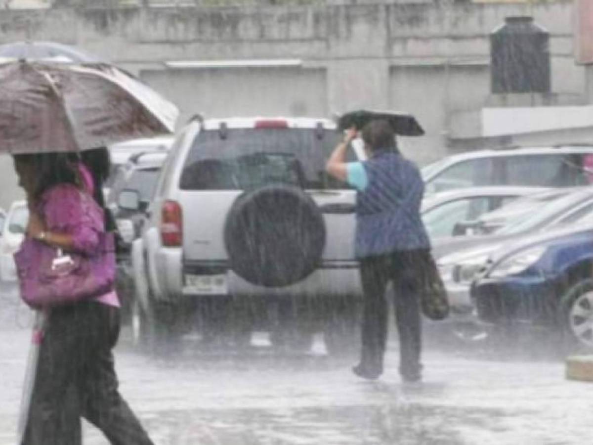 Honduras: Cinco departamentos con alerta verde por lluvias causadas por onda tropical