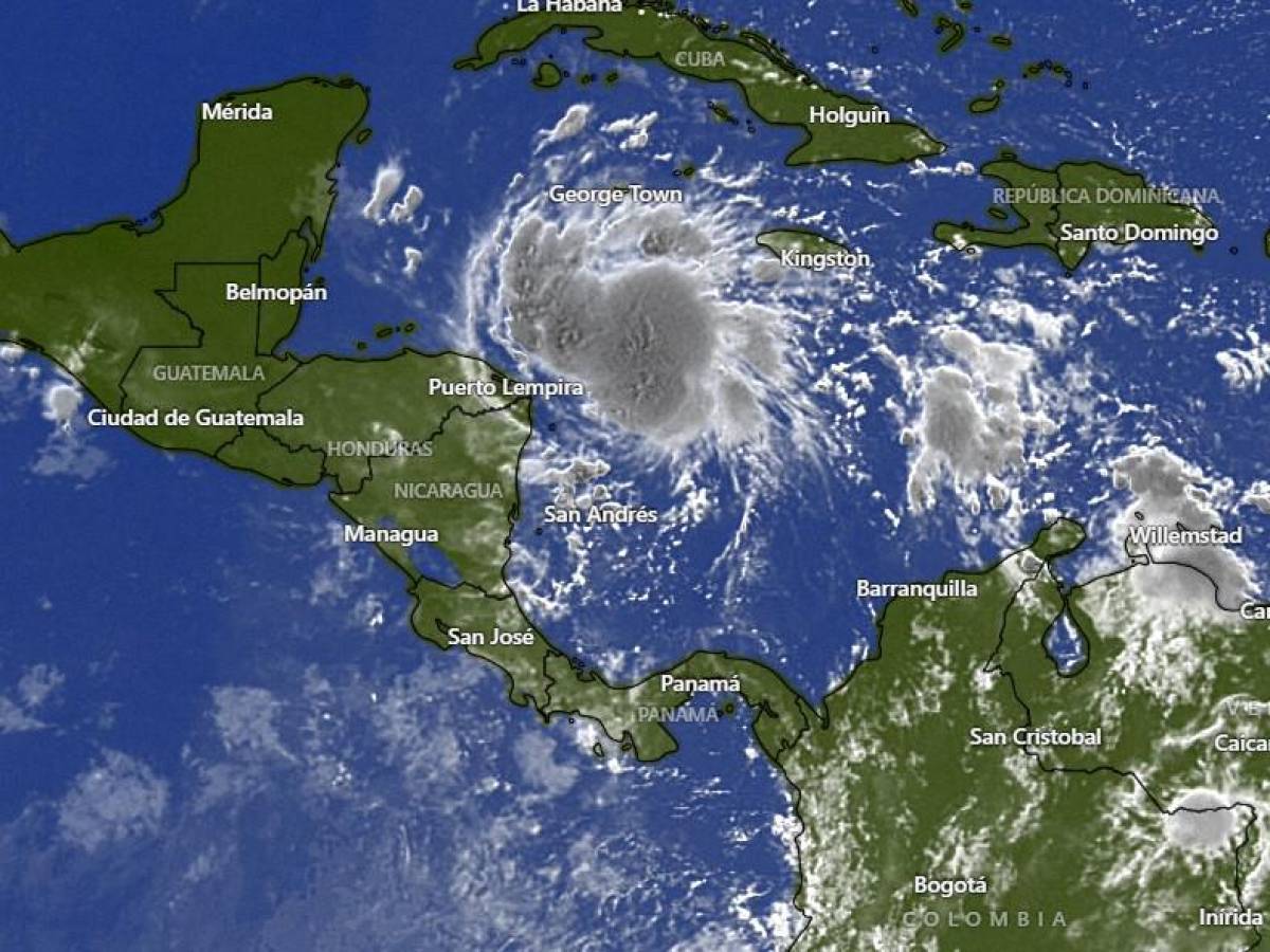 Honduras eleva alertas en Roatán por tormenta tropical Lisa