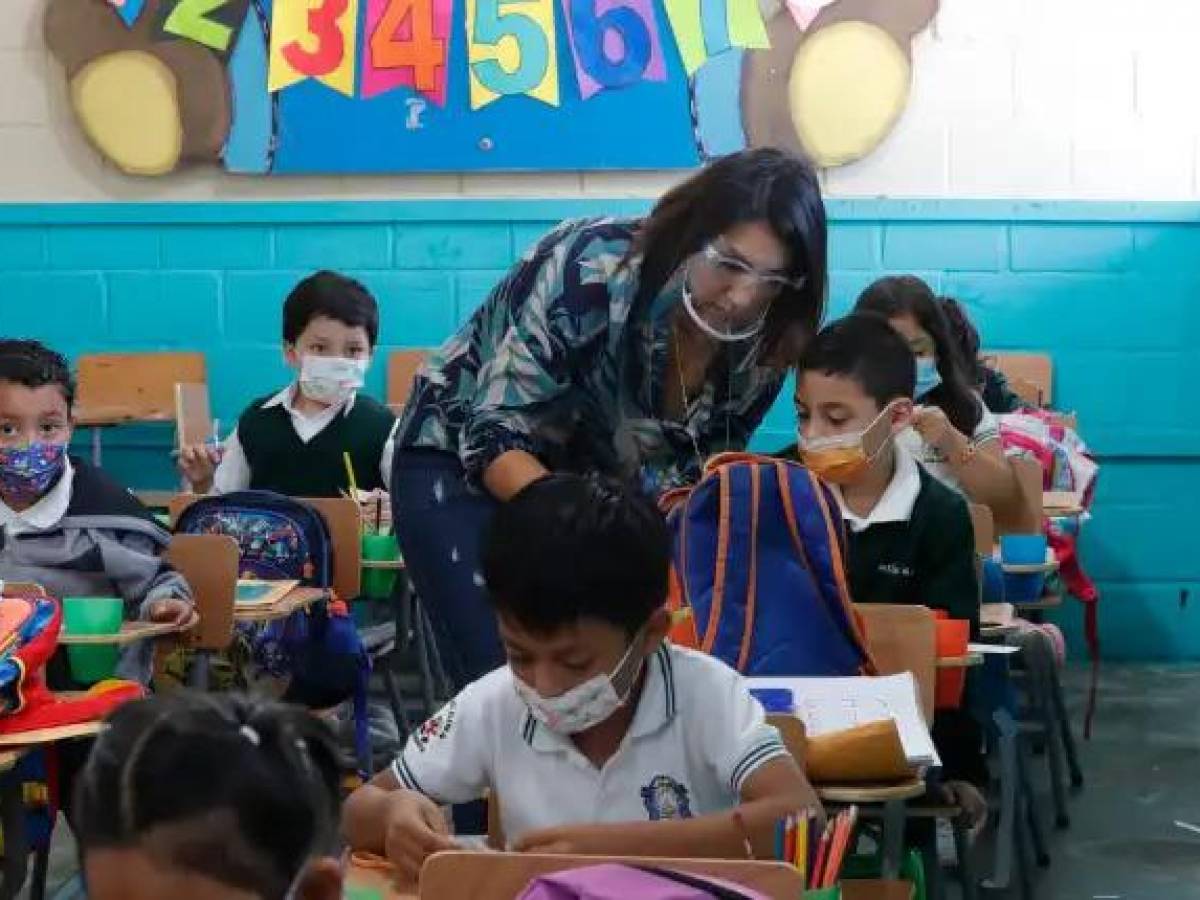 Guatemala: Mineduc publica normas sanitarias para el Covid-19, entre ellas el uso obligatorio de la mascarilla