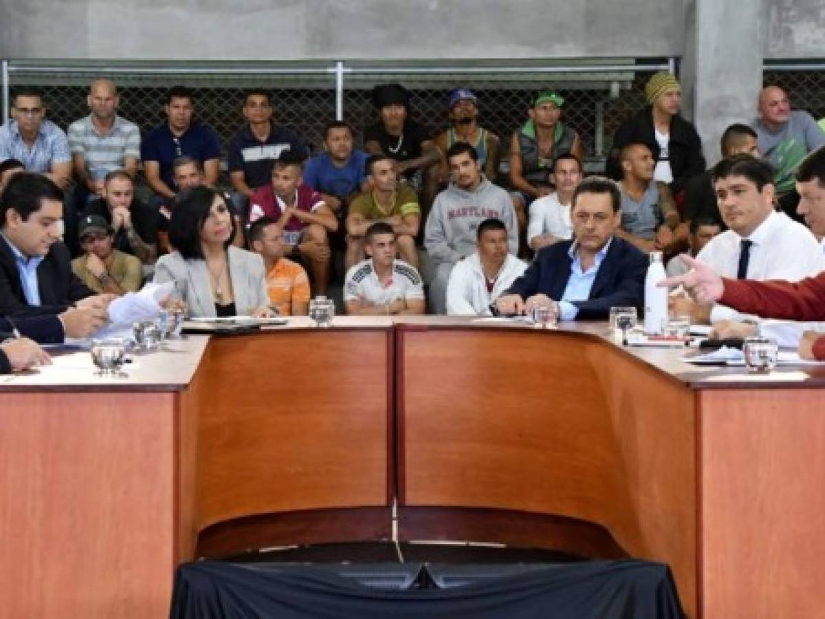 Costa Rica: Candidatos debaten en cárcel y responden preguntas de reos