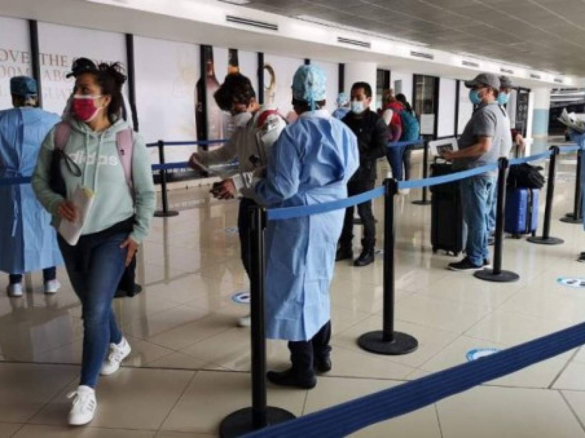 Crece turismo de vacuna a EEUU desde Guatemala