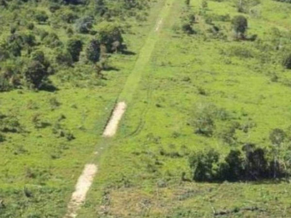 Soldados hondureños destruyen pista de aterrizaje clandestina en frontera con Nicaragua