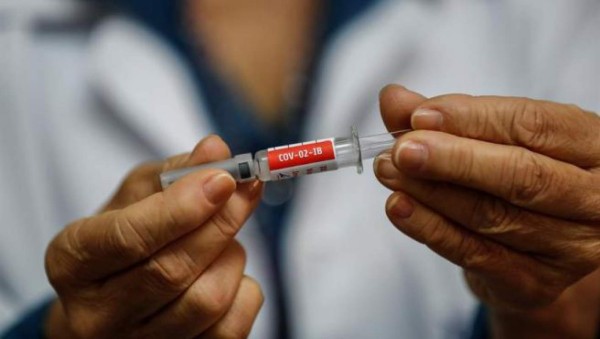 Brasil suspende ensayos de vacuna contra el COVID-19 de la china Sinovac tras evento adverso
