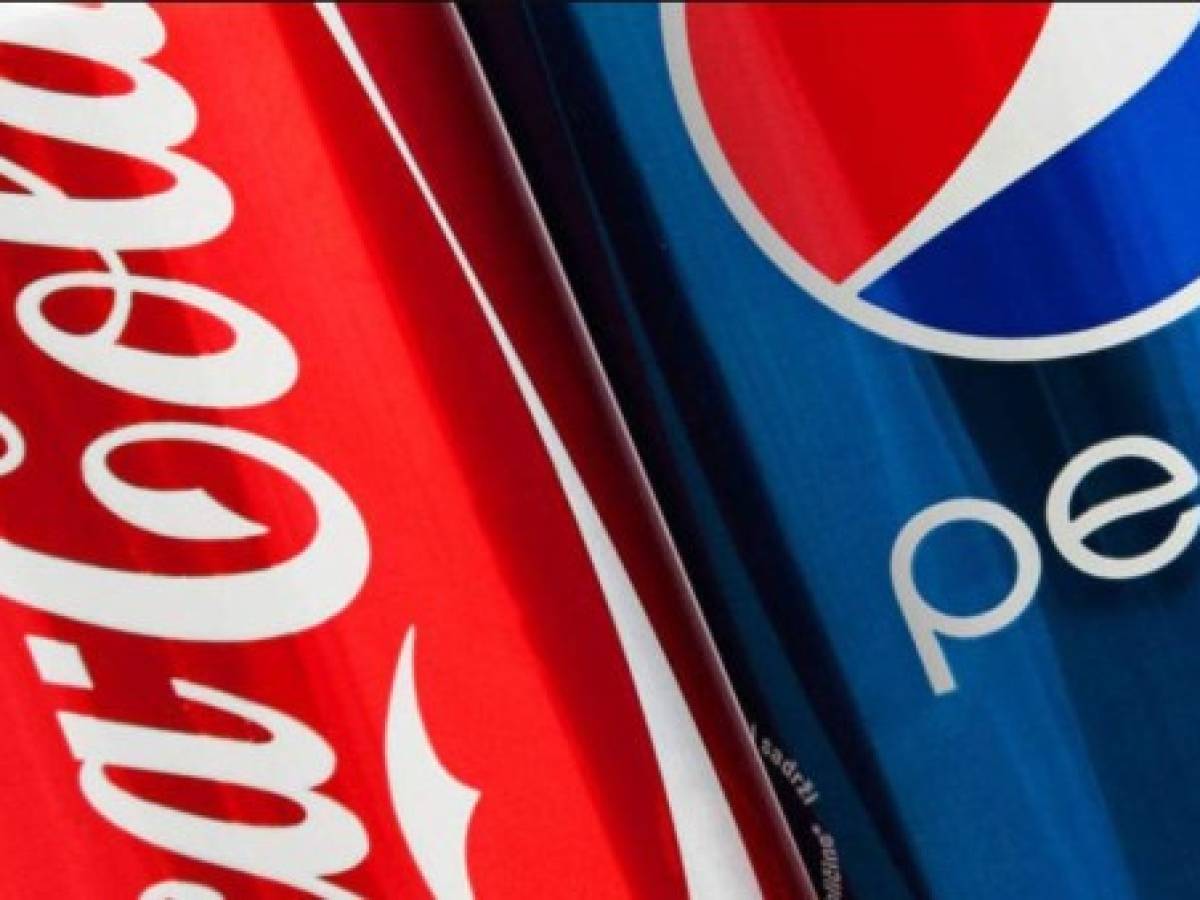 ﻿Coca Cola y Pepsi se felicitan en campaña publicitaria de Navidad