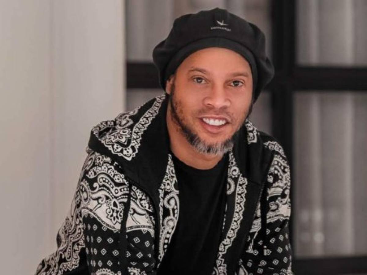 Ronaldinho da positivo a COVID-19