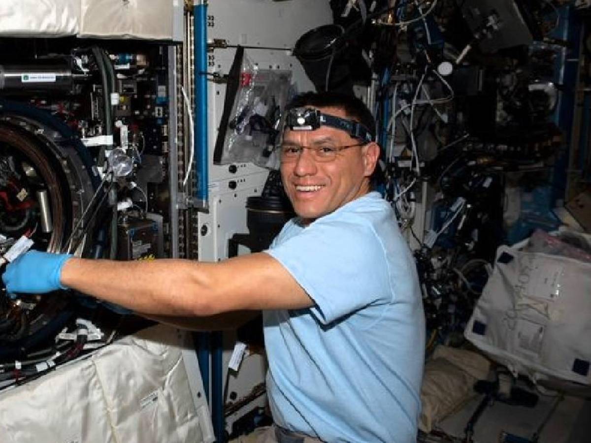 Frank Rubio, el integrante de la NASA con la estadía más larga fuera del planeta