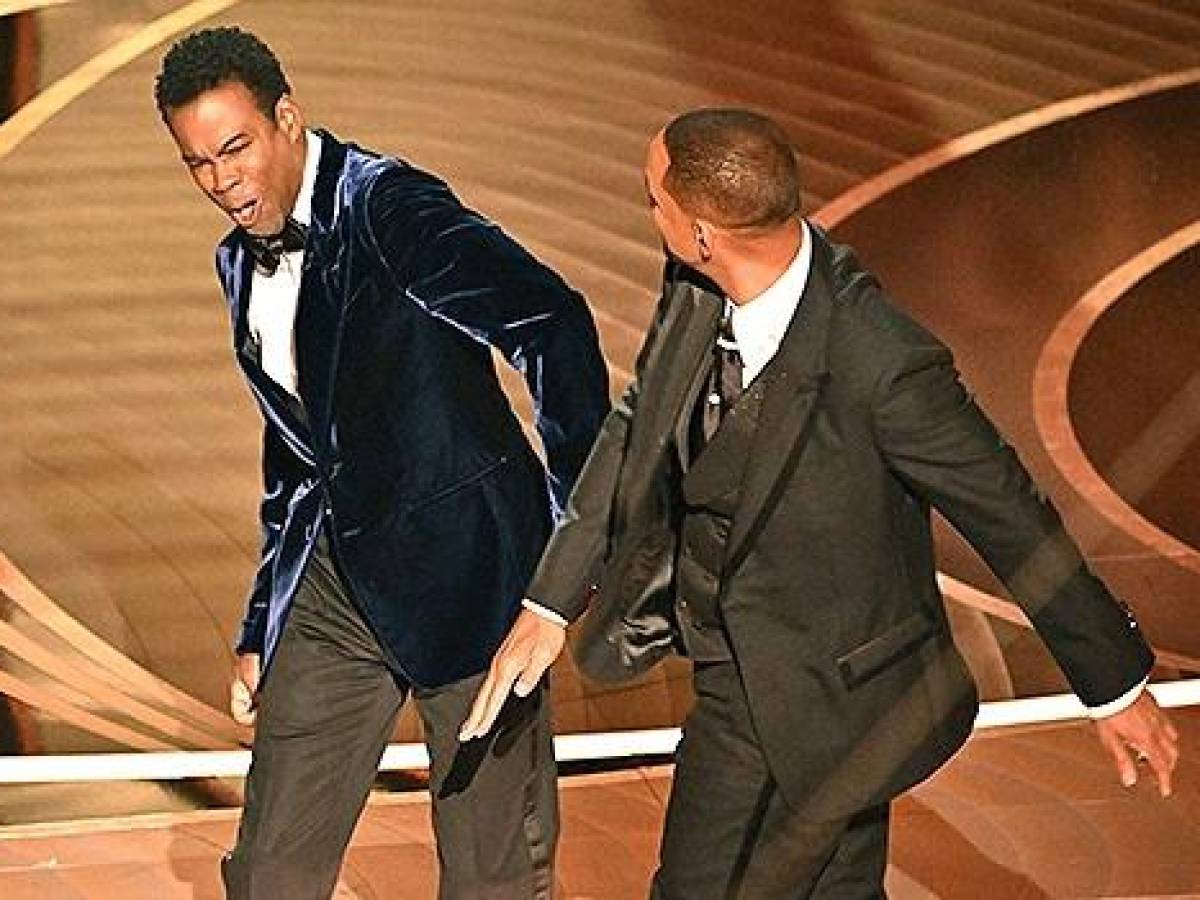 Will Smith pide disculpas a Chris Rock por la bofetada que le dio en los Óscar