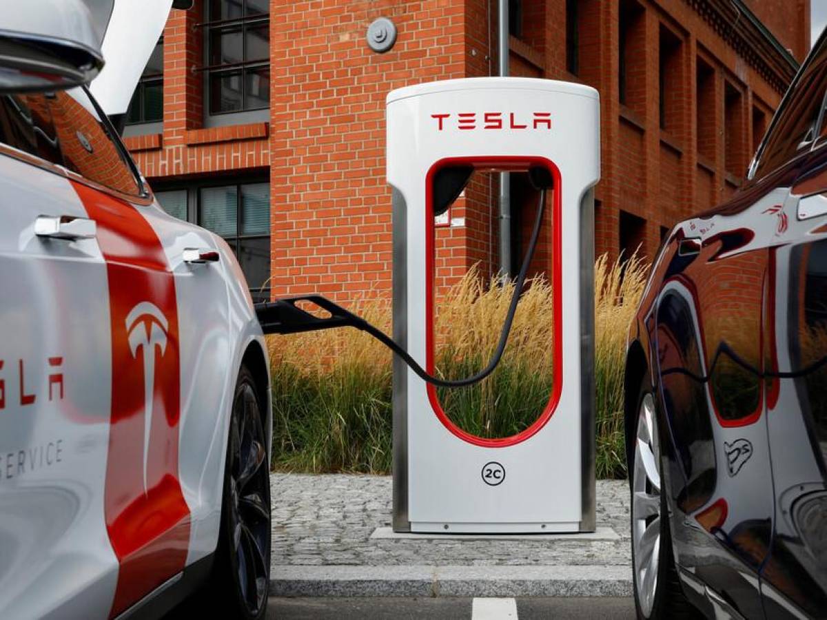 40.000 vehículos de Tesla a revisión por posible problema de dirección