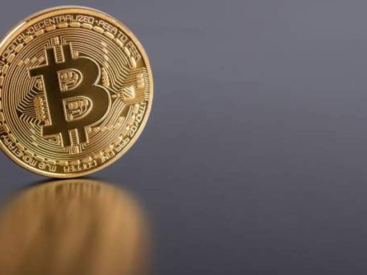 Bitcoin ha perdido más de 10% desde el viernes y 80% desde punto más alto