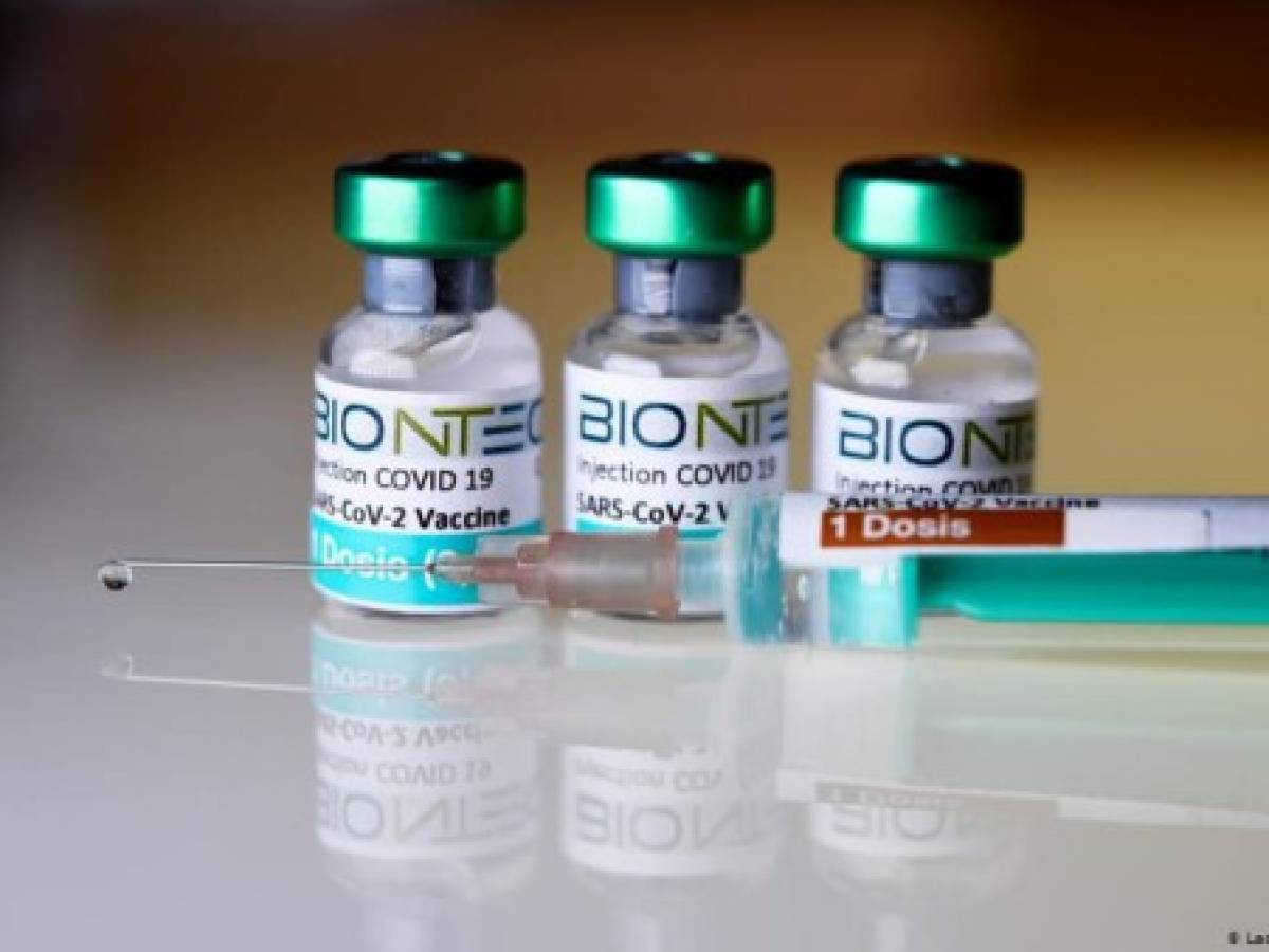 BioNTech: 'Todavía no' es necesario adaptar la vacuna Pfizer a las variantes del virus