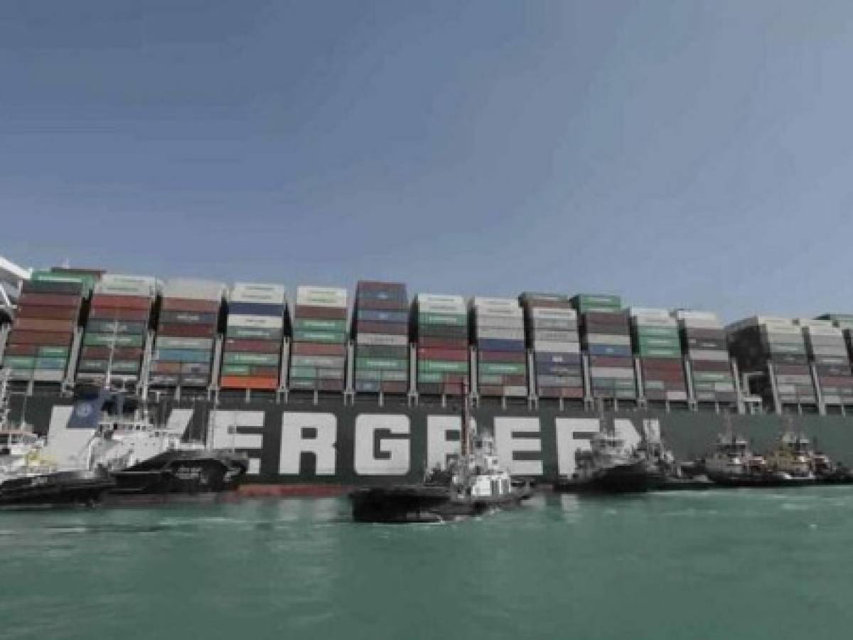 El tráfico se reanuda en el canal de Suez tras desencallado del 'Even Given'